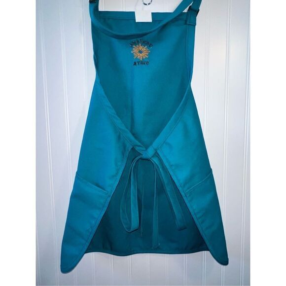 Ventana Vista Pocket Apron Adjustable Neck And Waist - Picture 5 of 7